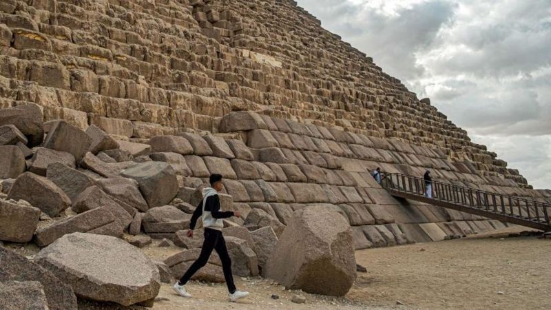 El polémico proyecto egipcio para restaurar la pirámide de Micerinos con bloques de granito
