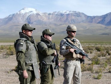 Militares abren fuego contra mujer que transportaba 17 migrantes irregulares en Colchane