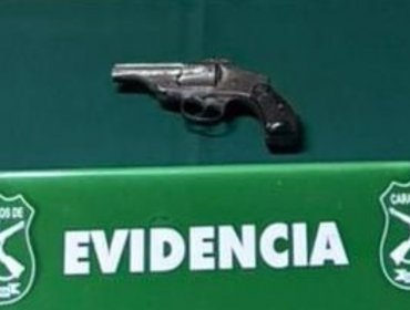 Sujeto es sorprendido portando arma de fuego en pleno centro de Valparaíso: Registraba tres órdenes de detención vigente