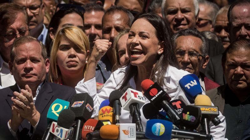 Cuatro posibles escenarios para la oposición en Venezuela tras la inhabilitación de María Corina Machado