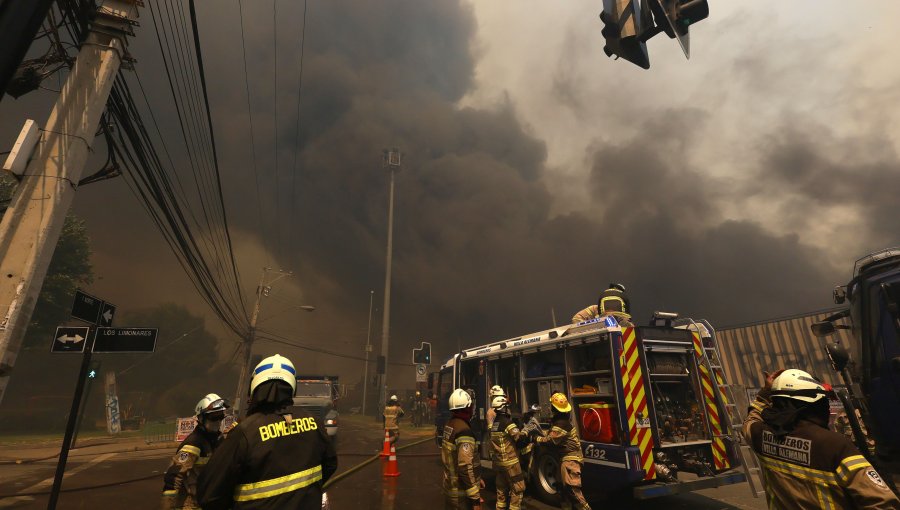 Delegada presidencial de Valparaíso confirma que fallecidos en incendios aumentaron a 64