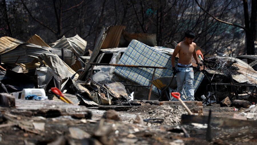 Afectados por los incendios en Viña del Mar acusan ser víctimas de saqueos: “Han tratado de meterse a casas que quedaron en pie”