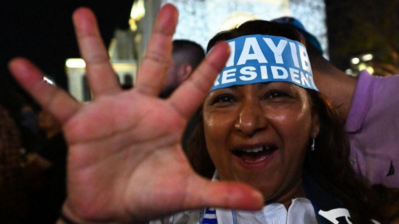 Tres claves que explican por qué Bukele arrasó en las elecciones en las que fue reelegido presidente de El Salvador