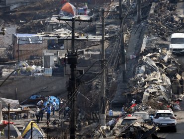 Expresidente Piñera coordinaba grupo de trabajo para ayudar en la reconstrucción en la región de Valparaíso tras incendios