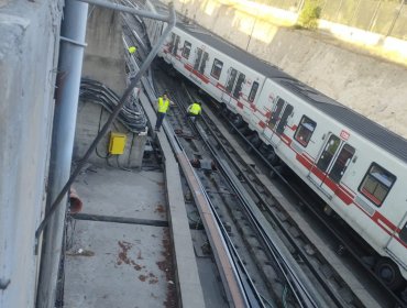 Tren de la Línea 1 del Metro de Santiago descarrila: Servicio se encuentra disponible entre Los Dominicos y Pajaritos