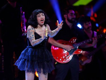 Mon Laferte anuncia concierto con el fin recaudar fondos para las familias afectadas por los incendios