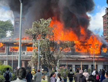 Hallan tres cadáveres tras incendio que afectó a locales comerciales en pleno centro de Puerto Varas