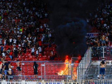 Encuentro entre Colo Colo y Huachipato debió ser suspendido por incidentes en el estadio Nacional