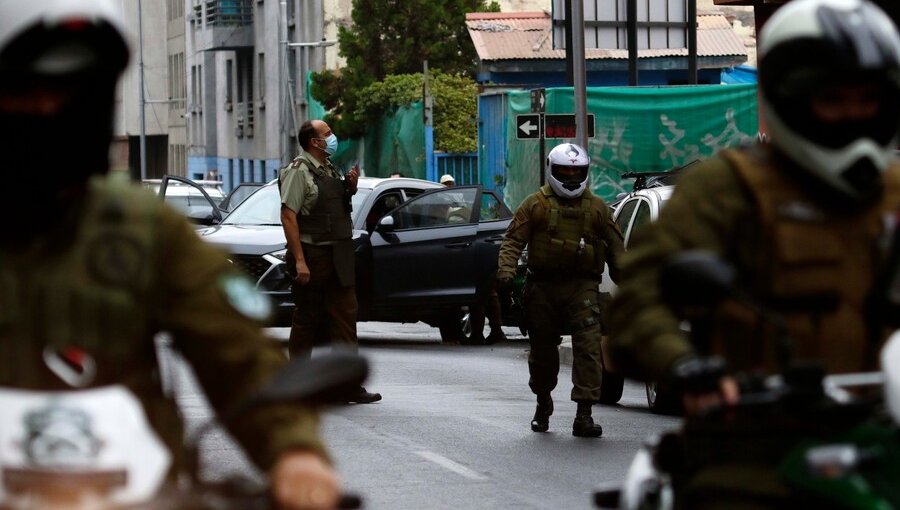 Robo de vehículo a una mujer embarazada inicia intercambio de disparos entre delincuentes y Carabineros en La Pintana