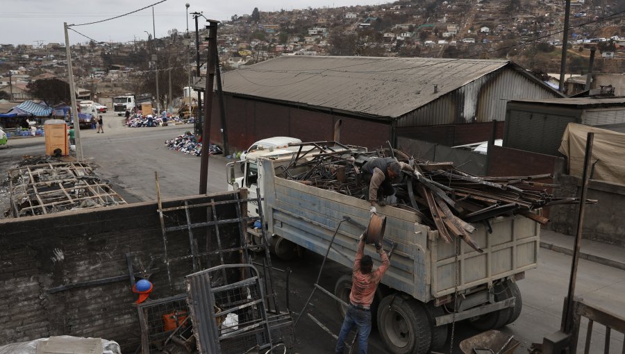 Gobierno cifra en más de US$1.000 millones el costo de reconstrucción por incendios en la región de Valparaíso