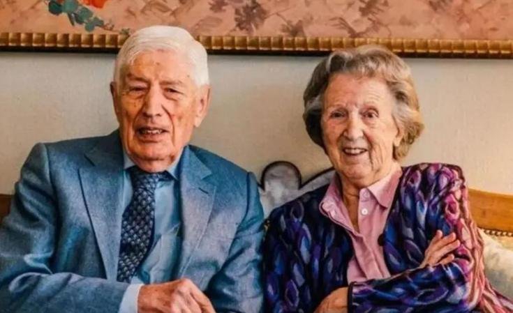 Exprimer ministro de Países Bajos fallece de la mano de su esposa tras una doble eutanasia