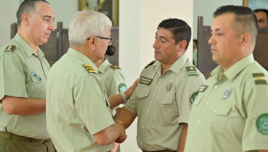 General Yáñez comprometió apoyo institucional a carabineros afectados por incendios en la región de Valparaíso