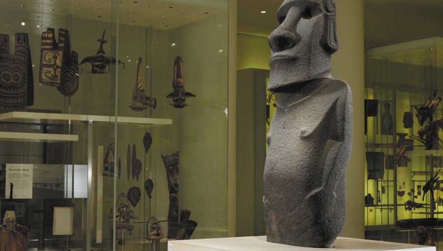 "Afluencia de trolls chilenos": Diario inglés destaca ola de comentarios al Museo Británico para que regresen moai a Rapa Nui