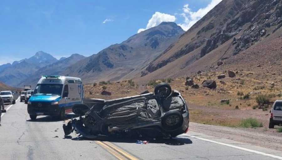 Dos chilenos mueren en accidente vehicular en Argentina que obligó a cerrar el Paso Fronterizo Los Libertadores