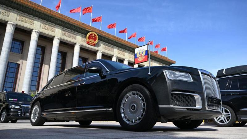 El auto de lujo que Putin le regaló a Kim Jong-un como muestra de "su cercana relación"