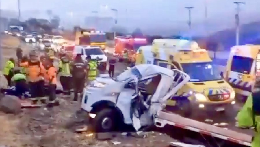 Hombre de unos 60 años pierde la vida tras violenta colisión entre su camioneta y un tractocamión en autopista de Los Andes