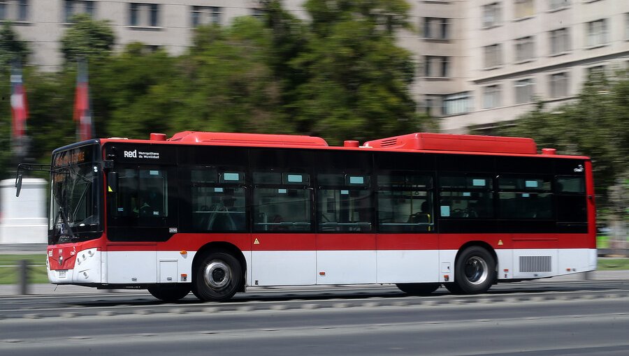 Peatón pierde la vida al ser atropellado por bus RED en La Granja