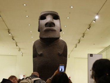 Museo Británico explica por qué decidió no permitir más mensajes tras ola de chilenos pidiendo regreso del moai a Rapa Nui