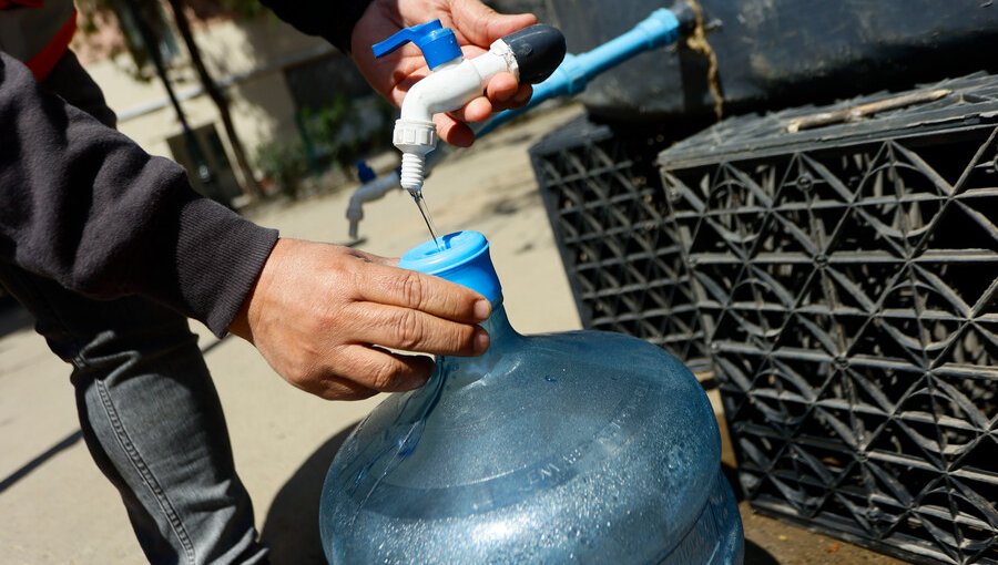 Masivo corte de agua afectará a tres comunas de la región Metropolitana