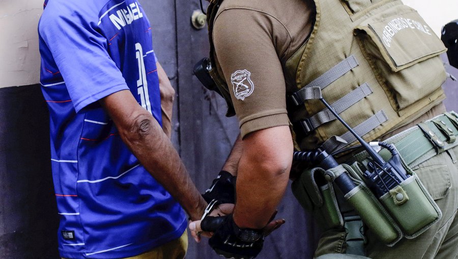 Persecución policial desde Colina hasta Conchalí termina con un individuo detenido