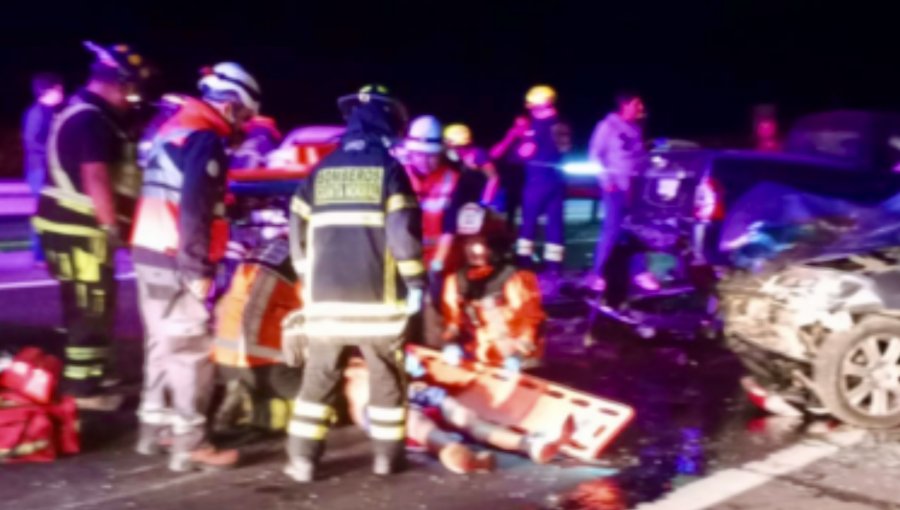 Tres lesionados deja colisión múltiple en el acceso al túnel Lo Prado de la ruta 68