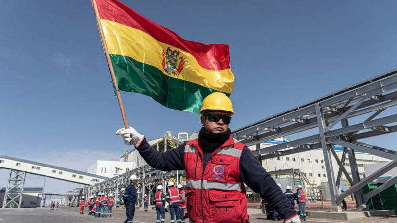 Las inéditas medidas económicas que adoptó el gobierno de Bolivia para combatir la grave escasez de dólares en el país