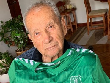Carlos Espinoza, arquero de la "generación dorada" de Everton, falleció a los 96 años