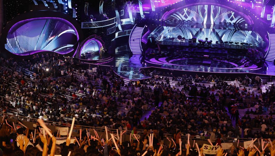 Segunda noche de Festival pasó del "amor" a Andrea Bocelli al "odio" a Javiera Contador