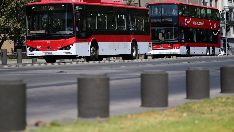 Directora de Transporte Público confía en neutralizar amenaza de paro de buses RED para el "super lunes"