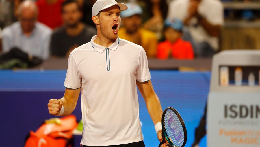 Nicolás Jarry arrancó con el pie derecho la defensa del título tras vencer a Federico Coria en el Chile Open 2024