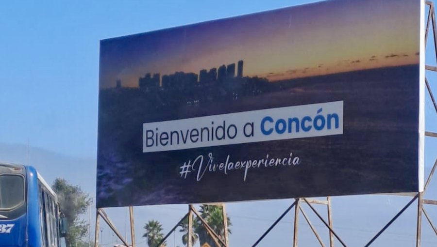 ¿Hay mano negra tras nuevo letrero en Concón? Remueven aviso publicitario, pero instalan otro: Municipio descarta autoría