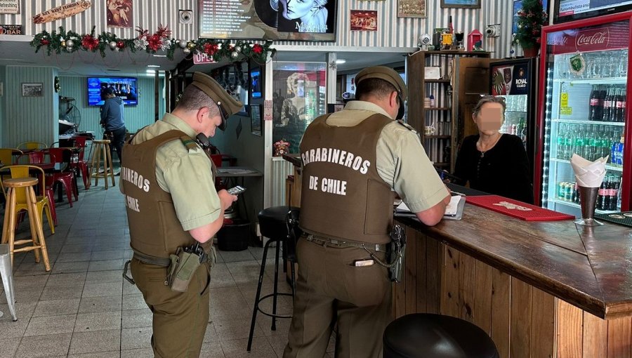 Ley de alcoholes: Carabineros cursa 265 infracciones y decomisa 5 mil bebidas en Valparaíso