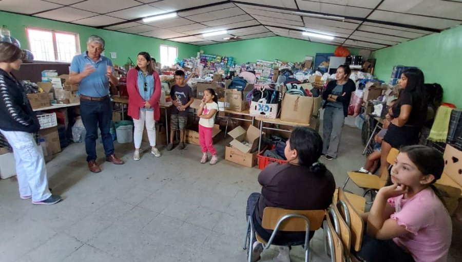 Comienza entrega de más de 3 mil mochilas para los niños damnificados por los incendios en Viña del Mar