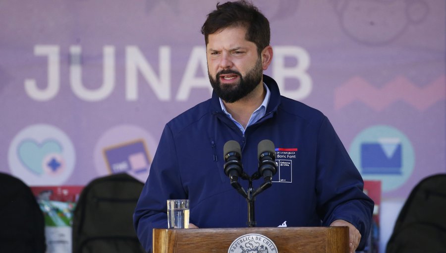 Presidente Boric reconoce que reconstrucción en la región de Valparaíso tras incendios "va más lento de lo que las familias necesitan"