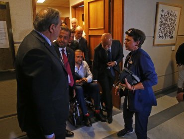 Senador Bianchi se descompensó en plena sesión en el Congreso: fue trasladado al policlínico de la Cámara Alta