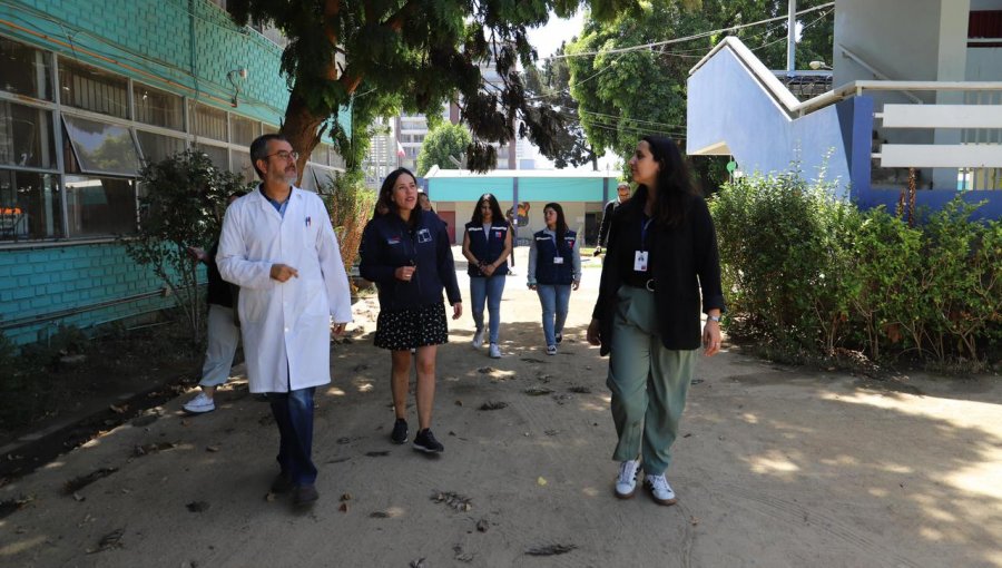 Autoridades dan luz verde al liceo Guillermo Rivera de Viña del Mar para iniciar el año escolar tras ser usado como albergue