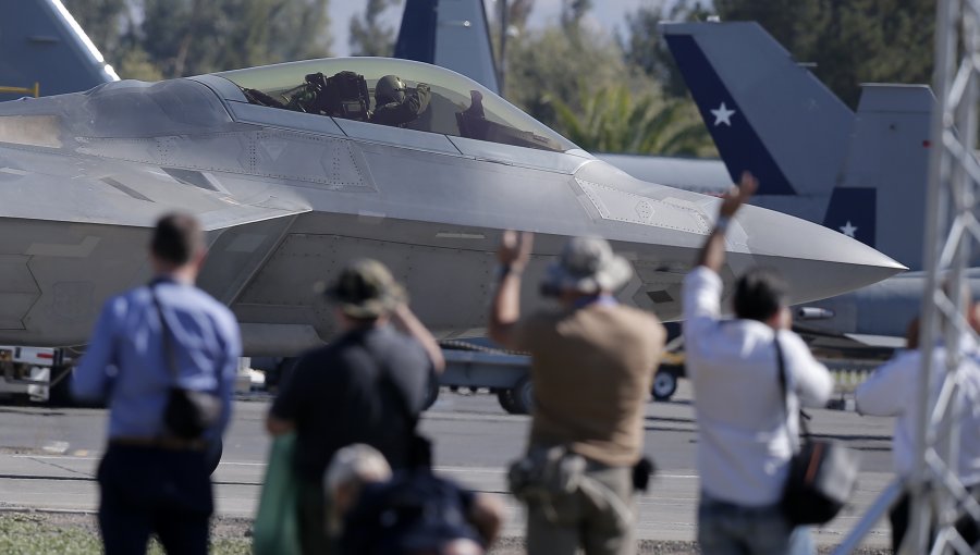Ex altos mandos de las Fuerzas Armadas advierten "graves efectos" por exclusión de Israel de la FIDAE