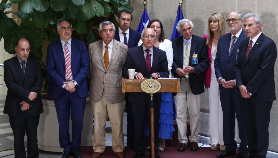 Senador Chahuán encabeza delegación por denuncia de 620 abogados chilenos en contra de Netanyahu