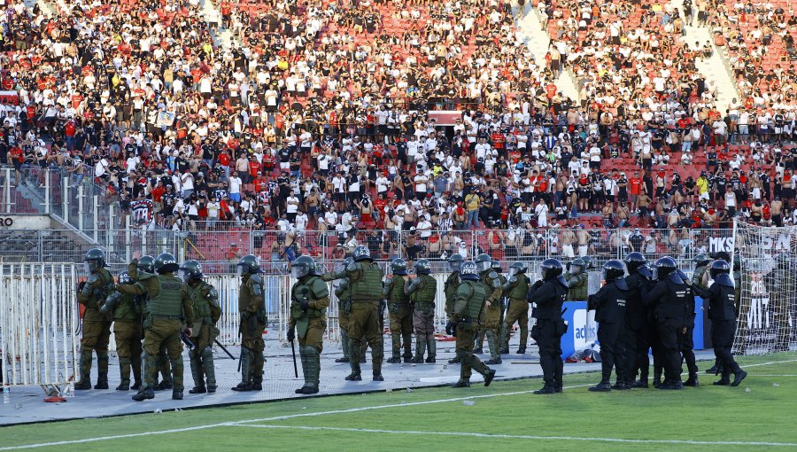 Castigo congelado: Los casi 13 mil hinchas de Colo Colo sancionados podrán estar en el Superclásico