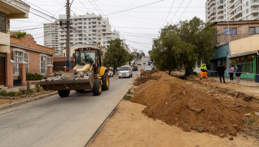 Retoman obras en la avenida Matta del cerro Los Placeres de Valparaíso para concluir su pavimentación