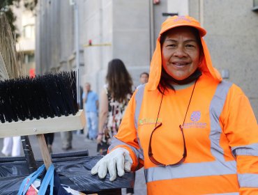 Estudio revela que un 54% de la población en Chile percibe que las mujeres tienen menos oportunidades laborales