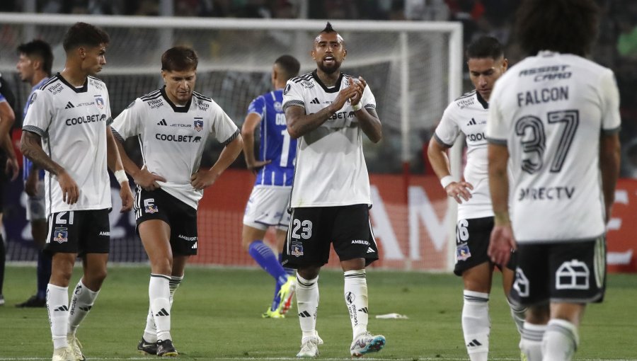 Jugadores de Colo Colo obligan a suspender conferencia de prensa previa al superclásico de este domingo