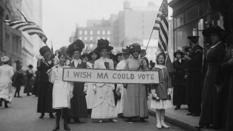 Cuál es el origen del Día Internacional de la Mujer y por qué se conmemora el 8 de marzo