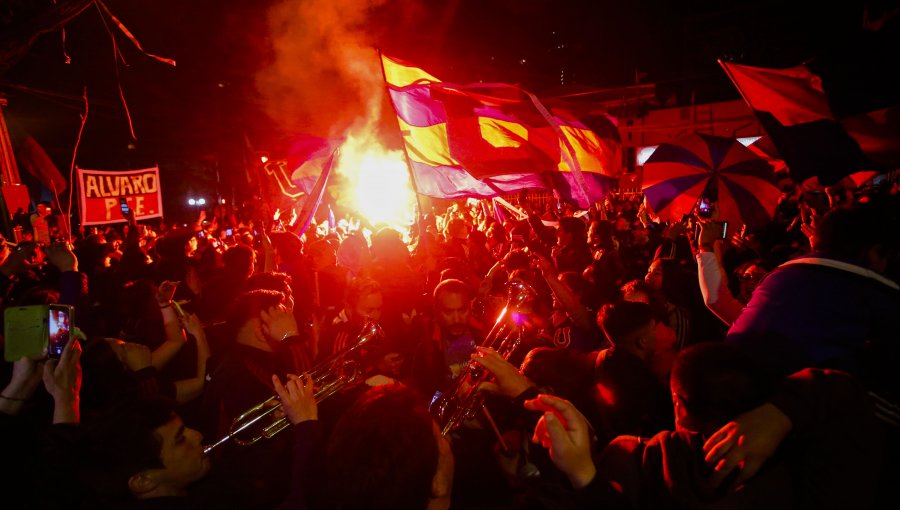 Gobierno anunció querella por "hotelazo" de hinchas azules que terminó con saqueos y desórdenes