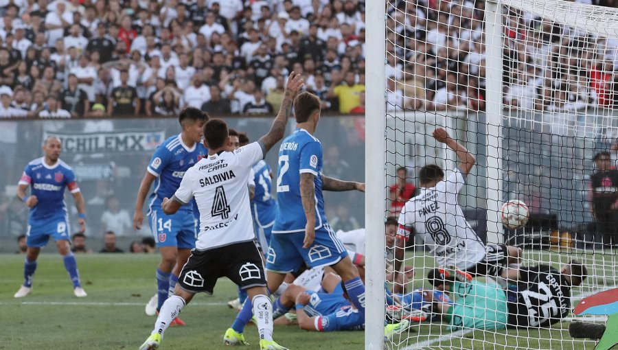 ANFP libera los audios del VAR que marcaron las polémicas jugadas del Superclásico