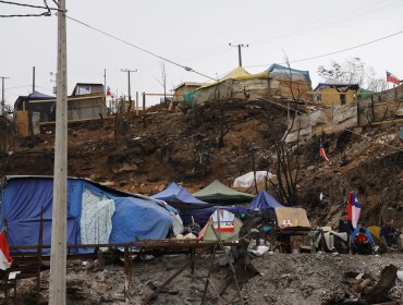 Reconstrucción de zonas incendiadas en la región de Valparaíso golpea al Gobierno: aprobación cae a 34% y rechazo sube a 55%