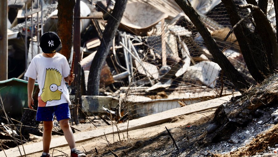 Piden al Ministerio de Educación que reponga a alumnos de Viña, Quilpué y Villa Alemana sus computadores quemados en incendios