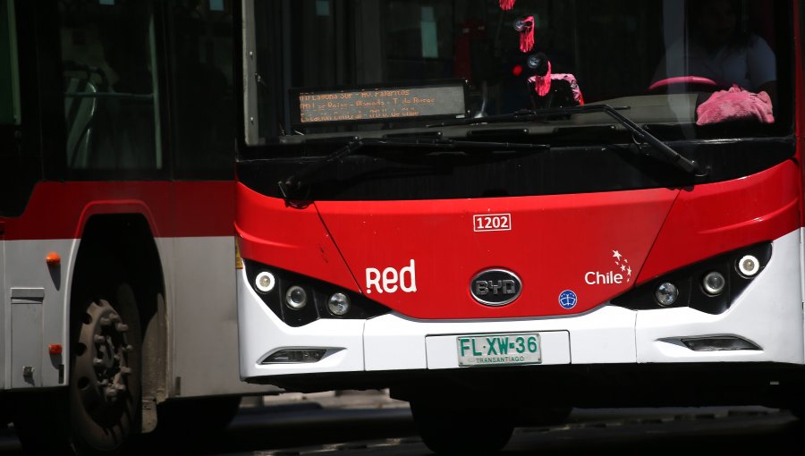 Sujeto muere atropellado tras escapar de un bus donde robó a los pasajeros en Cerrillos