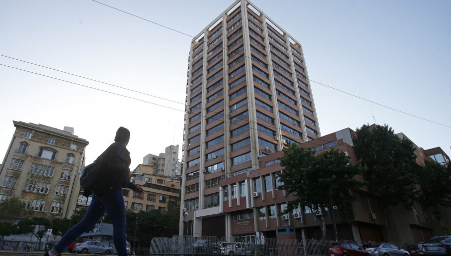 Contraloría "aprieta" al Gobierno Regional de Valparaíso por polémica del carro para combatir incendios que Conaf no ha comprado