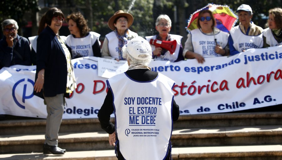 Colegio de Profesores se reunirá con presidente Boric para tratar tema de la "deuda histórica"